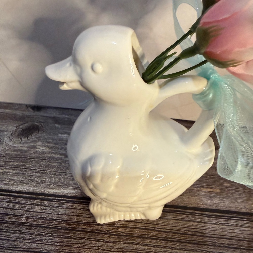 Vintage White Duck Creamer Made in Japan Easter Decor - Picture 7 of 7